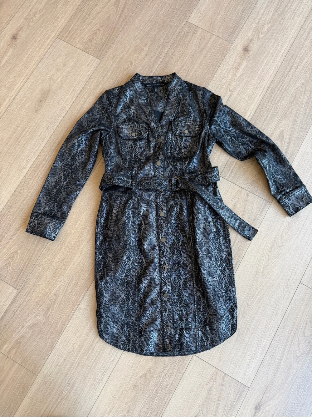 White House Black Market Black/Gray Foil Snake-Print Belted Trench Shirt Dress